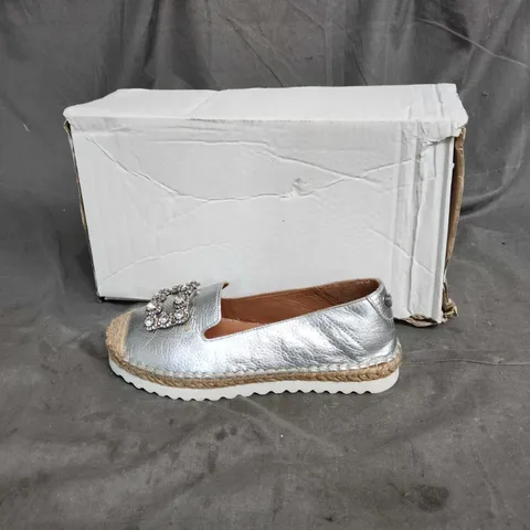 WOMEN'S METALLIC SILVER ESPADRILLE SLIP-ON WITH CRYSTAL BUCKLE SIZE UNSPECIFIED 