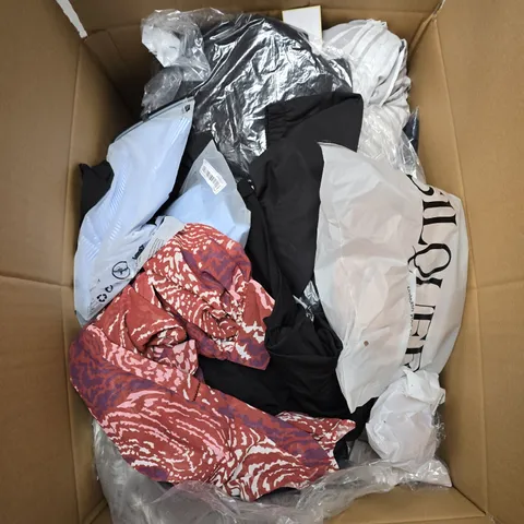 LARGE BOX OF APPROXIMATELY 20 ASSORTED CLOTHING ITEMS IN VARIOUS SIZES, STYLES AND COLOUR