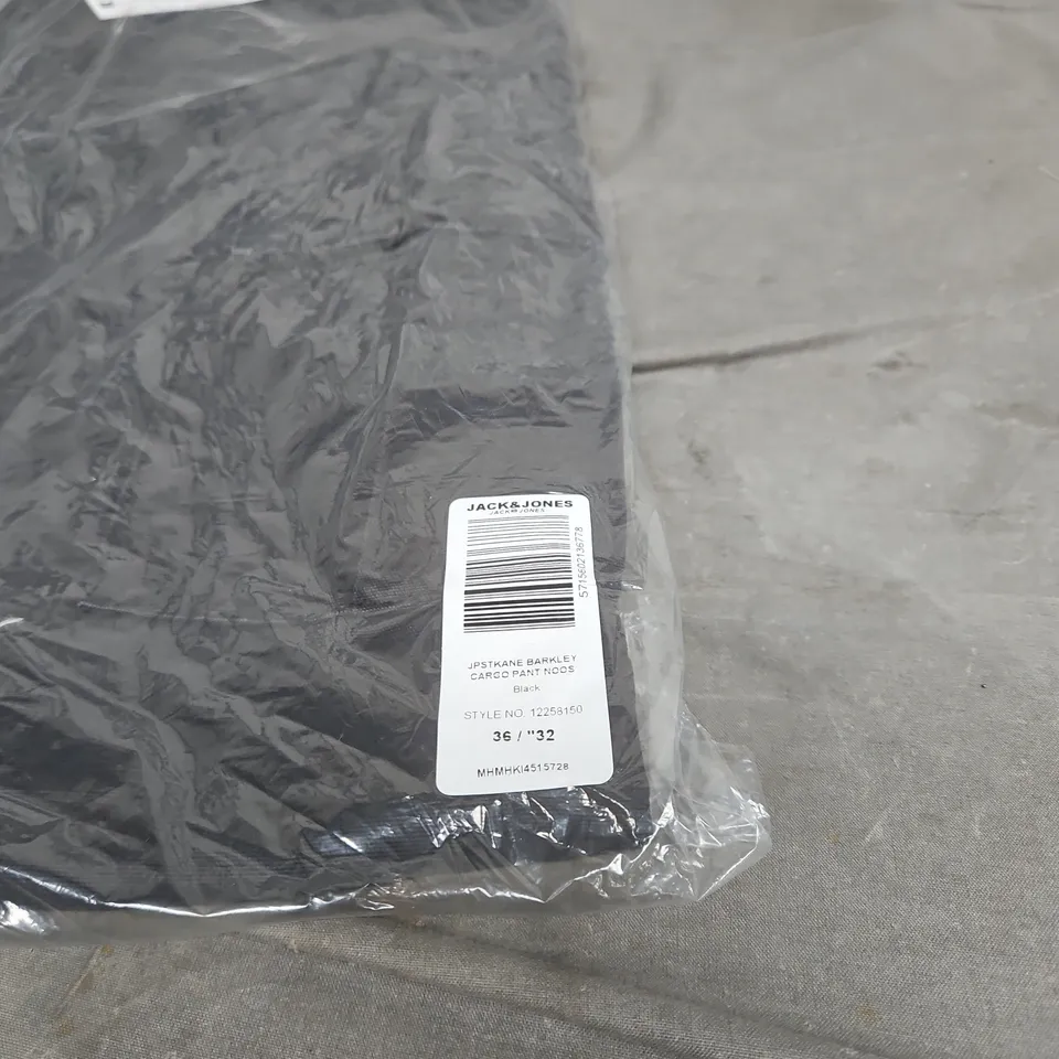 JACK AND JONES CARGO PANTS BLACK 36/"34 BAGGED WITH TAGS