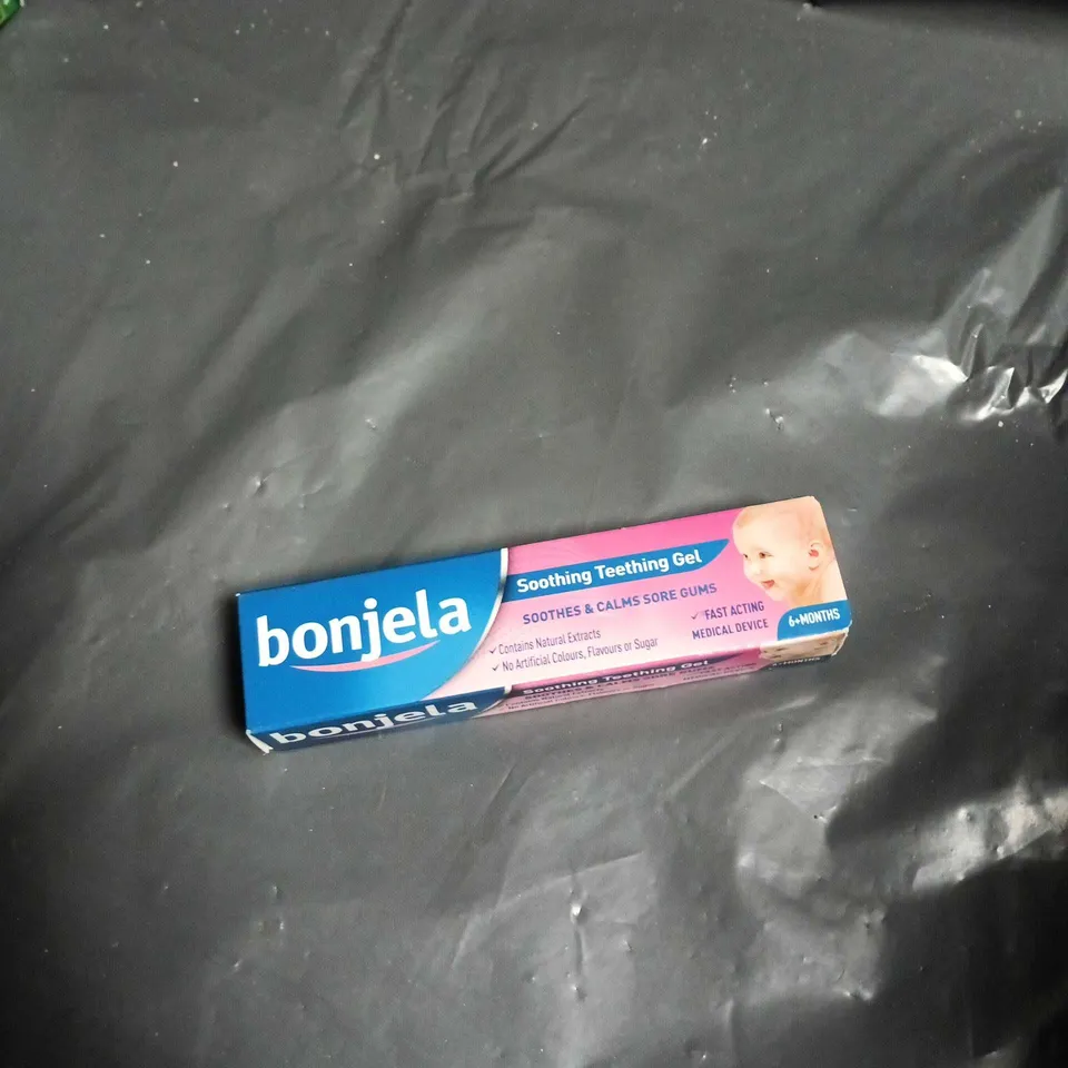 APPROXIMATELY 25 ASSORTED VITAMINS AND SUPPLEMENTS INCLUDING ULTRA VITAMIN D , BONJELA TEETHING GEL , HANBOLI NASAL STICKS