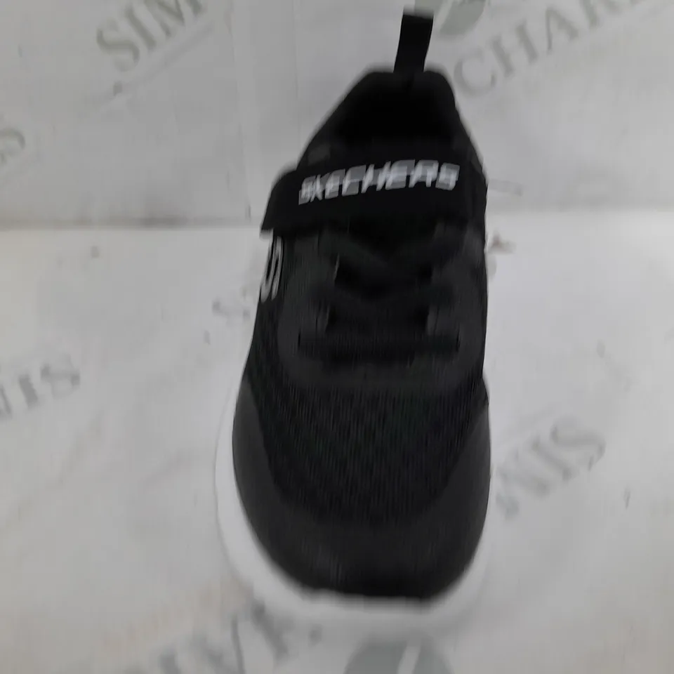 BOXED PAIR OF SKETCHERS VELCRO TRAINERS IN BLACK - KIDS UK 9
