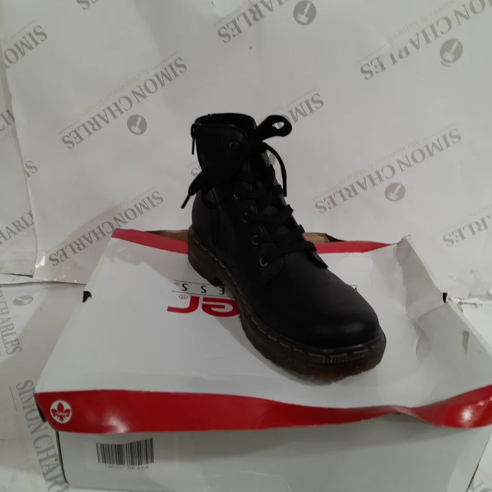 RIEKER LACE ANKLE BOOT BLACK SIZE 6,5 - BOXED 