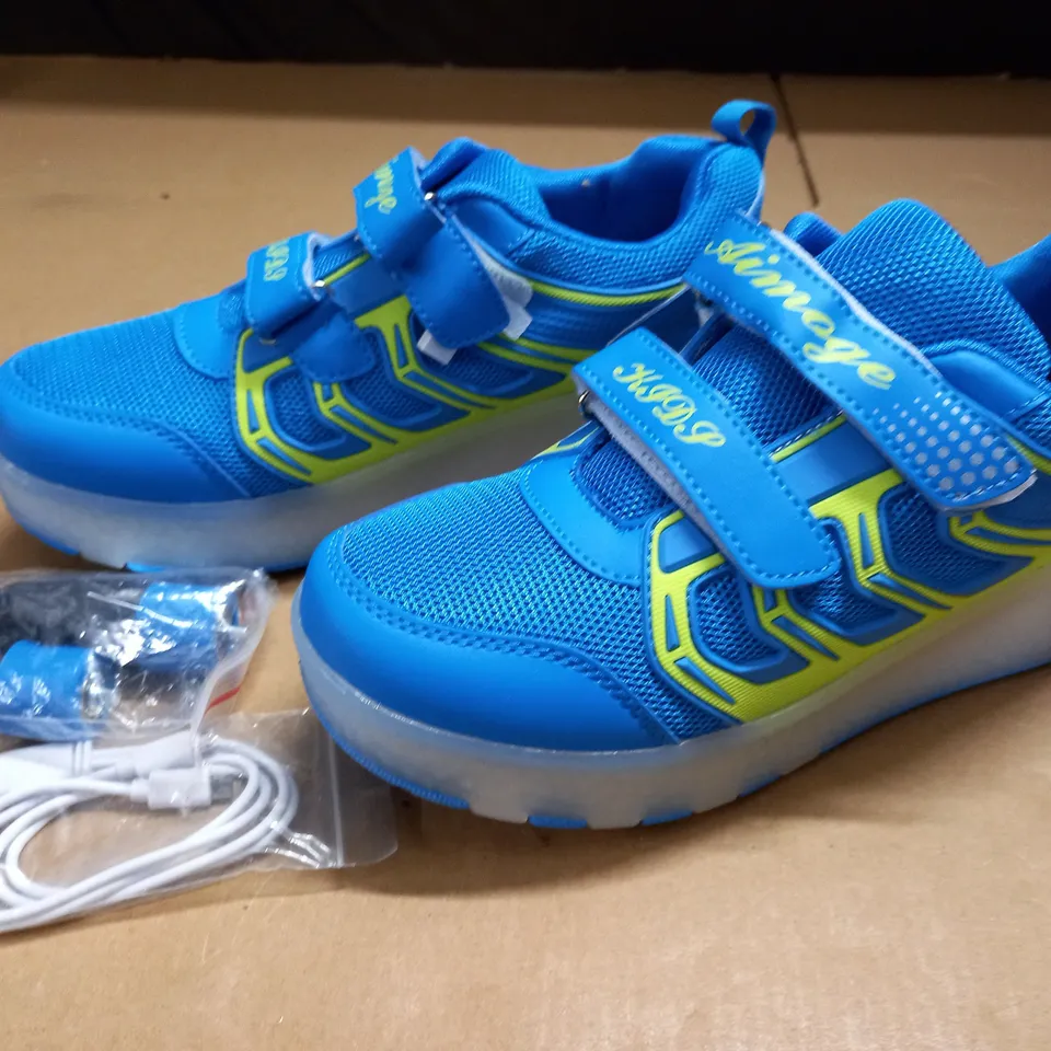 PAIR OF FASHION LIGHT UP WHEELIE TRAINERS - 40