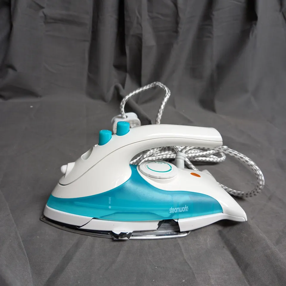 BOXED STEAMWORKS TRAVEL IRON 