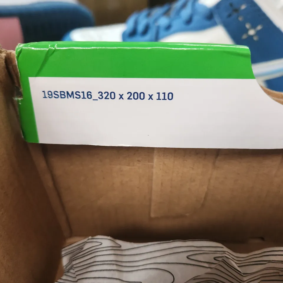 BOXED NIKE SB DUNKS LOW - ONE BLOCK AT A TIME SIZE 7