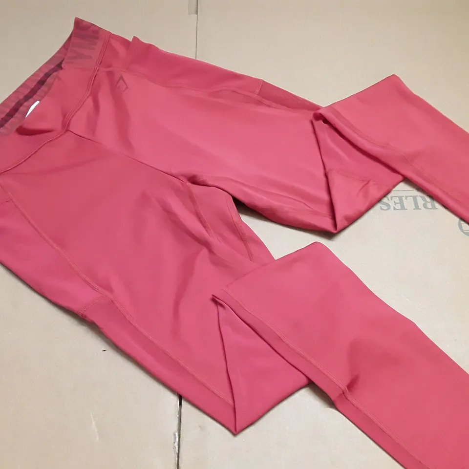 GYMSHARK RED TRAING PANTS - M