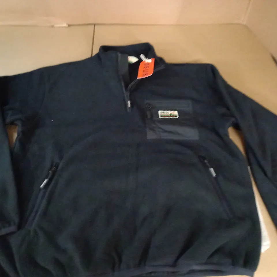 DEUS MUNSTER ZIP POLAR FLEECE IN BLACK - M