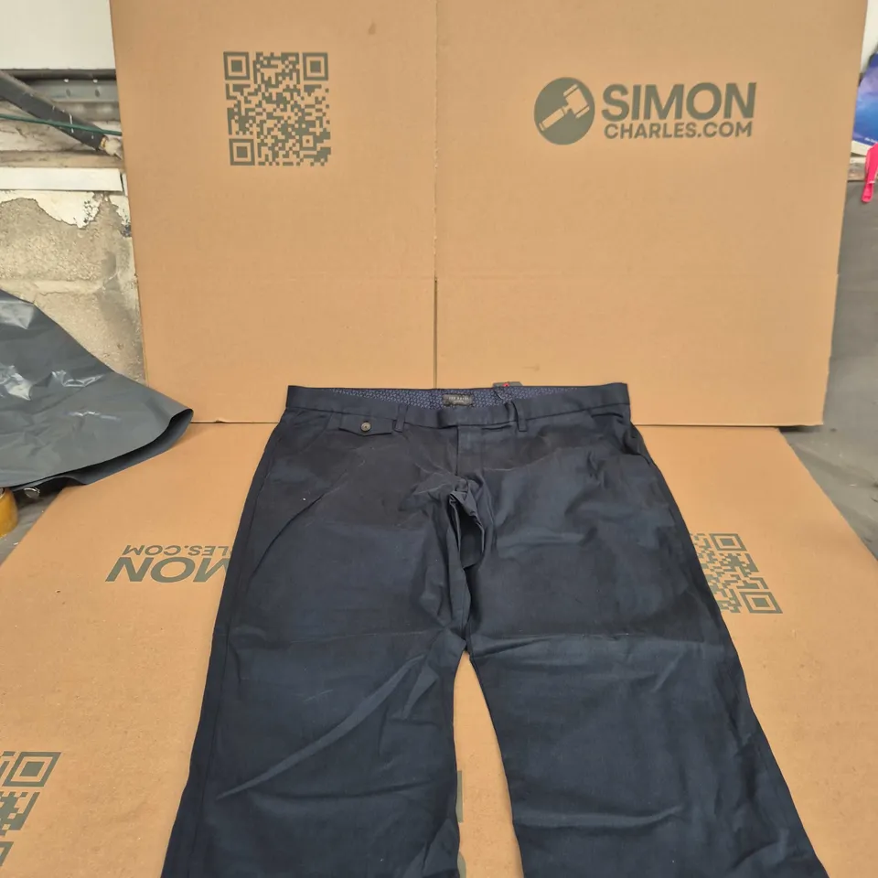 TED BAKER LONDON NAVY CHINO SHORTS, UK SIZE 42, MEN