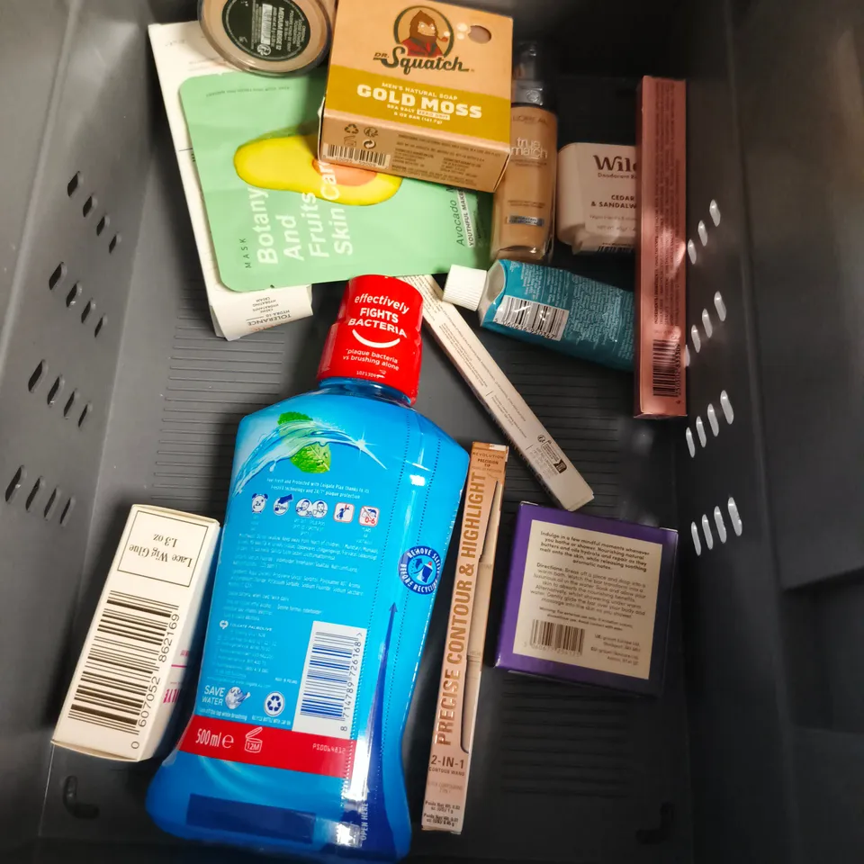 APPROXIMATEY 20 ASSORTED HEALTH AND BEAUTY PRODUCTS TO INCLUDE - BEAUTY OF JOSEON GLOW SERUM - THIS WORKS SMOOTHING WASH - DR SQUATCH SOAP - ETC