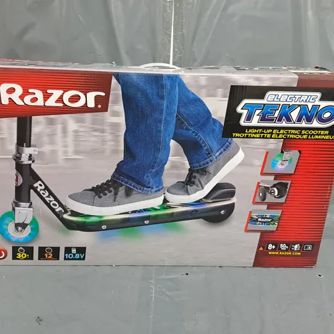 RAZOR ELECTRIC TEKNO 12 VOLT SCOOTER 