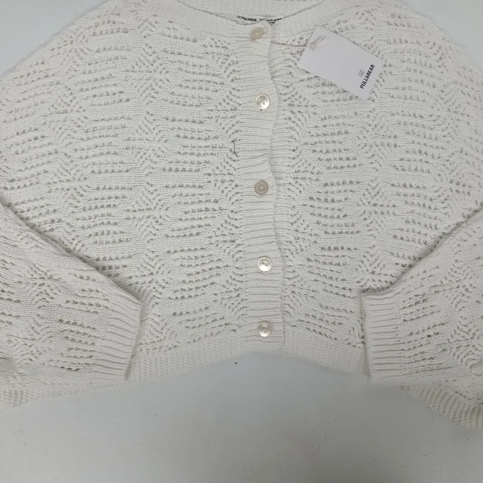 PULL & BEAR KNIT CARDIGAN IN IVORY SIZE M-L