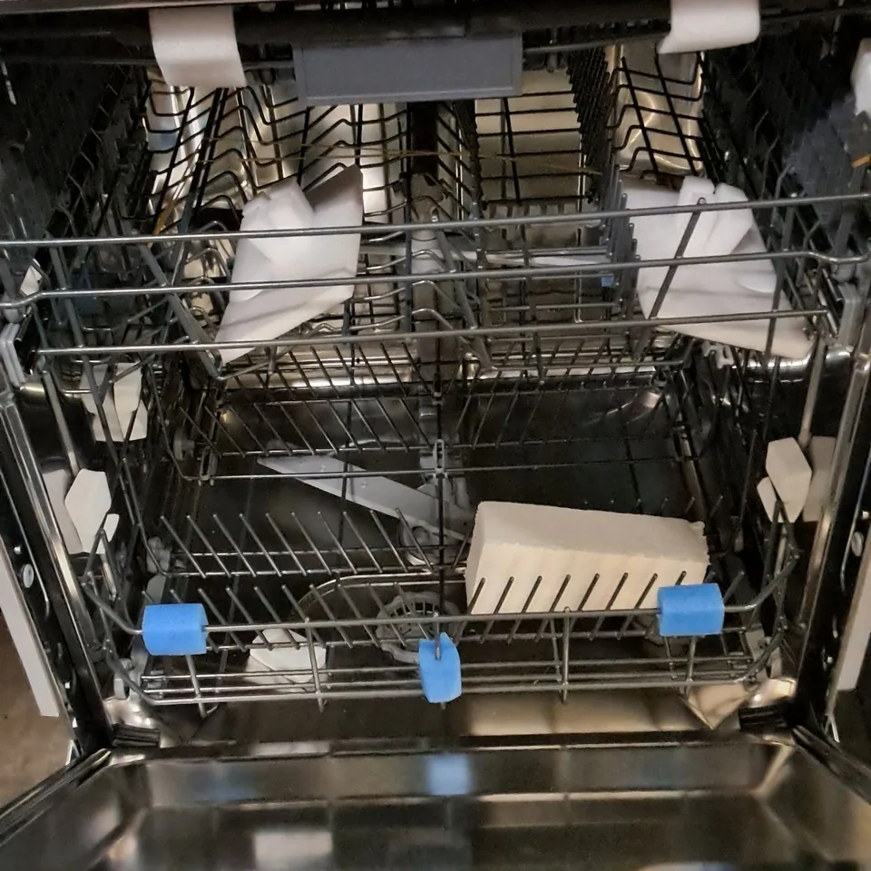 HISENSE HYGIENE INTEGRATED FULL SIZE DISHWASHER