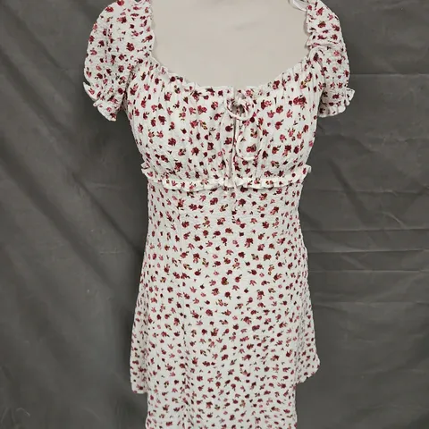 BERSHKA SHORT SLEEVE MINI DRESS IN RED FLORAL SIZE M