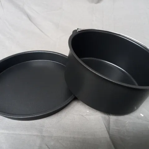 BOXED OUTLET COOK'S ESSENTIALS SET OF 2 AIR FRYER ACCESSORIES