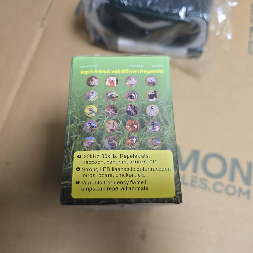 BOXED SOLAR ANIMAL REPELLER 