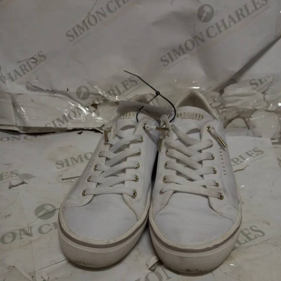 SIZE 6.5 SKECHERS STRETCH LACE TRAINERS WHITE