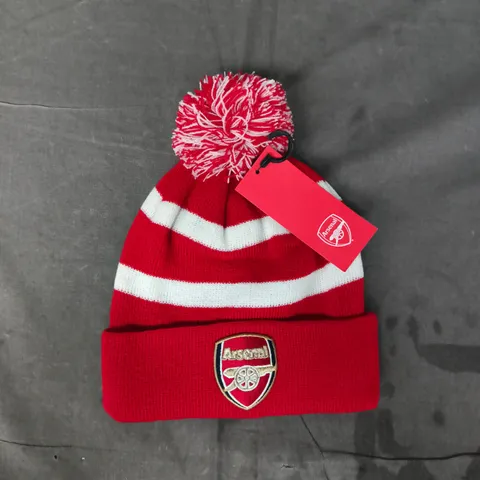 ARSENAL FOOTBALL CLUB YOUTH BOBBLE HAT IN RED