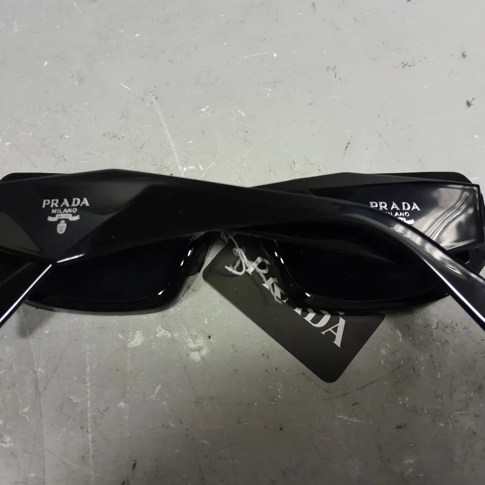 PRADA 211024 BLACK FRAMED SUNGLASSES 