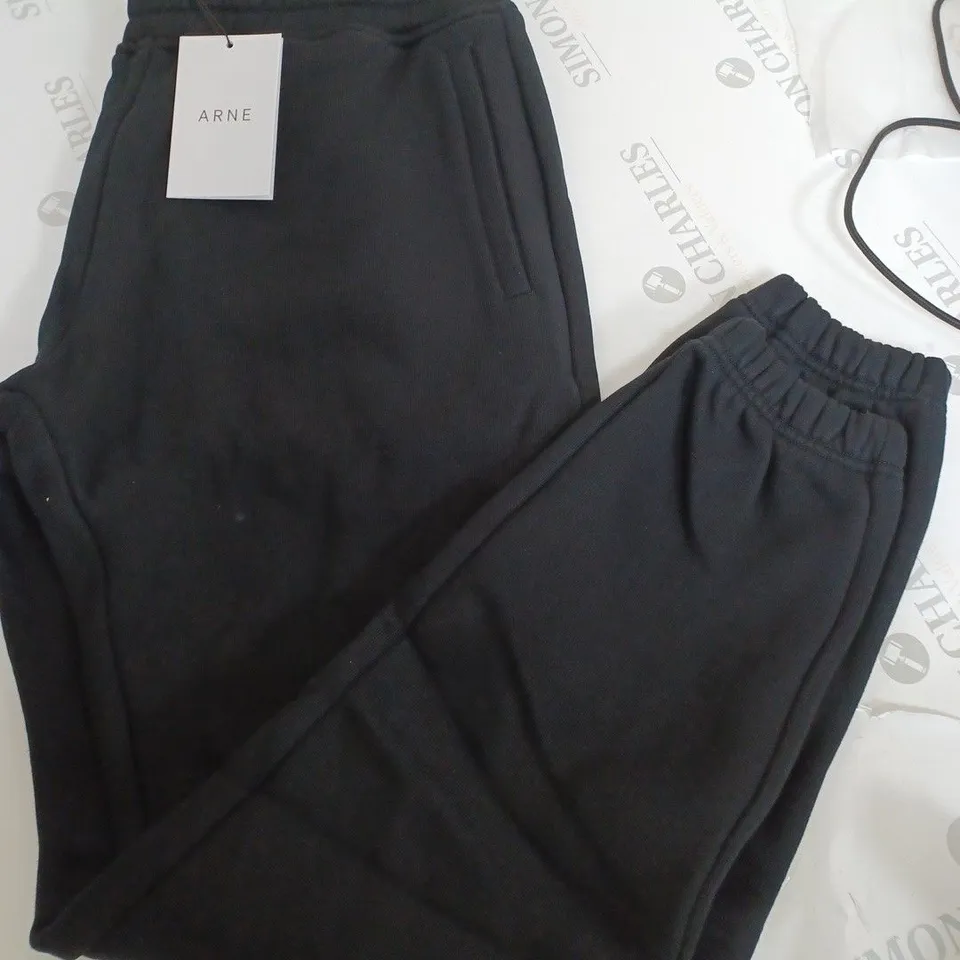ARNE RELAXED FIT JOGGERS IN BLACK - SIZE MEDUM