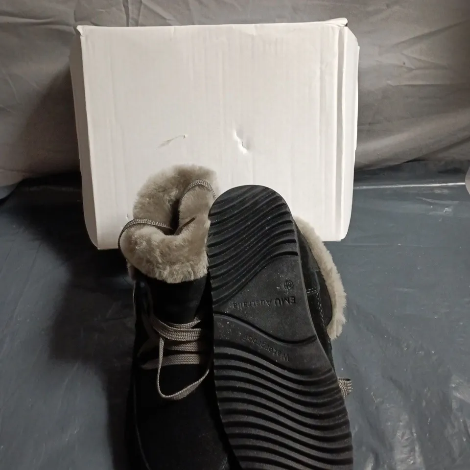 EMU AUSTRALIA BLACK SHEARLING-LINED BOOTS – ANKLE BOOTS - SIZE UK 9