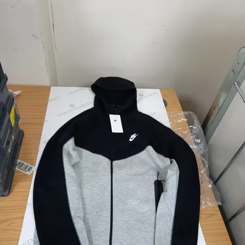 MENS BLACK AND GREY NIKE TECH FLEECE JACKET SIZE MEDIUM