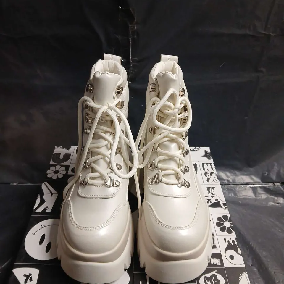 BOXED PAIR OF KOI WHITE CHUNKY-SOLE HIGH-TOP BOOT – WOMEN'S UK SIZE 3
