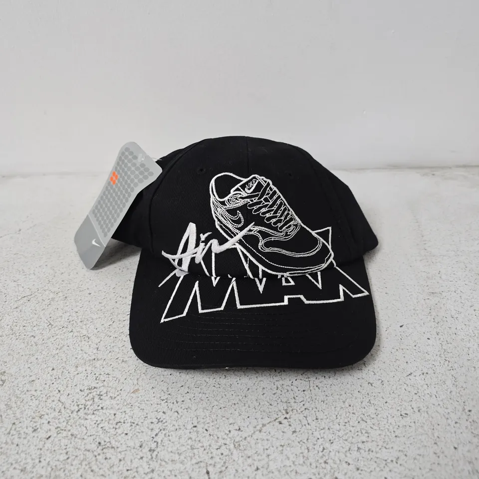 NIKE BLACK CAP WITH WHITE EMBROIDERY (MEN'S) – TAG ATTACHED
