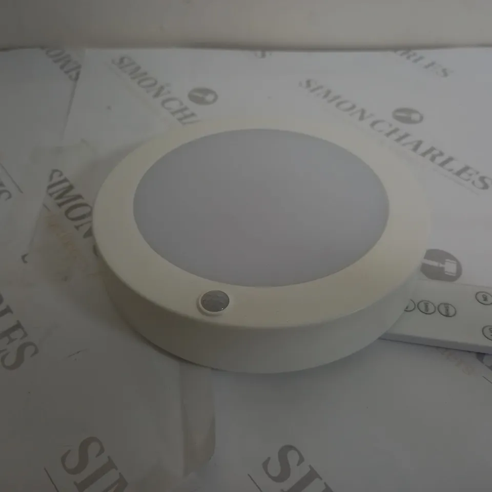 FLIPO PIR RECHARGEABLE CEILING LIGHT