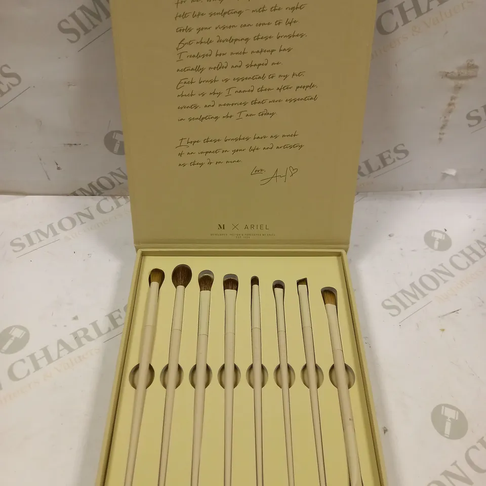 BOXED M X ARIEL SIGNATURE EYES 8-PEICE BRUSH SET 