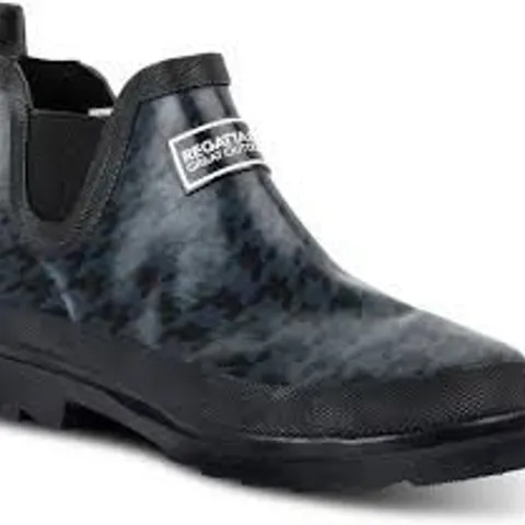 APPROXIMATELY 10 PAIRS BRAND NEW REGATTA LADIES HARPER WELLY BLACK - UK 3