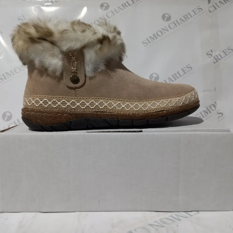 BOXED PAIR OF EARTH ORIGINS EMMALYN BEIGE BOOTIES - SIZE 5