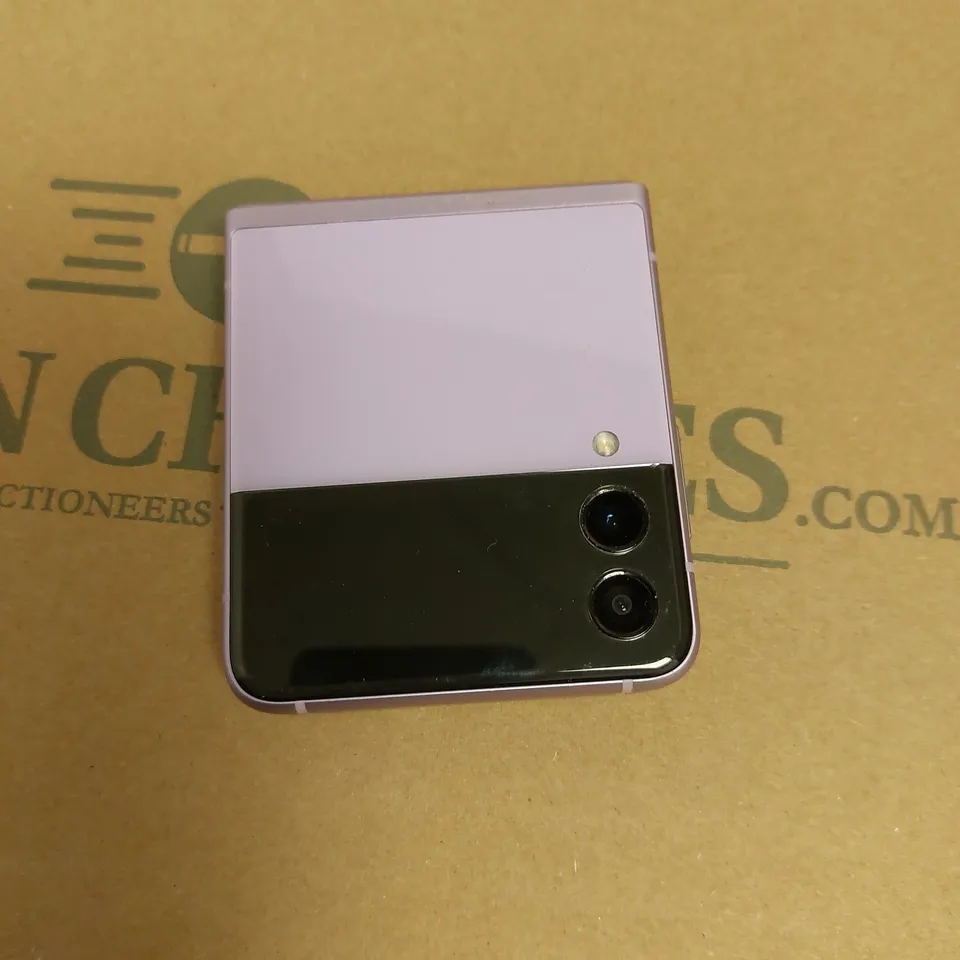SAMSUNG GALAXY Z FLIP3