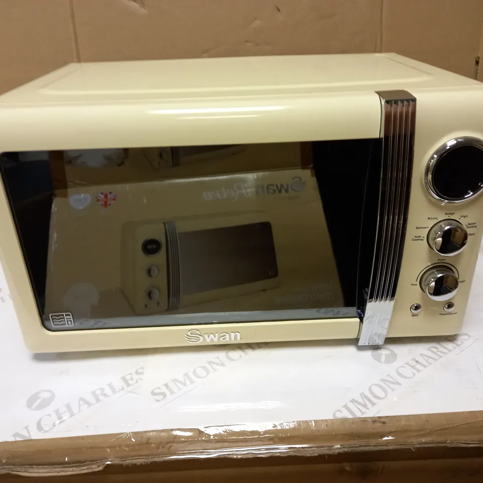 SWAN RETRO 800W MICROWAVE - CREAM