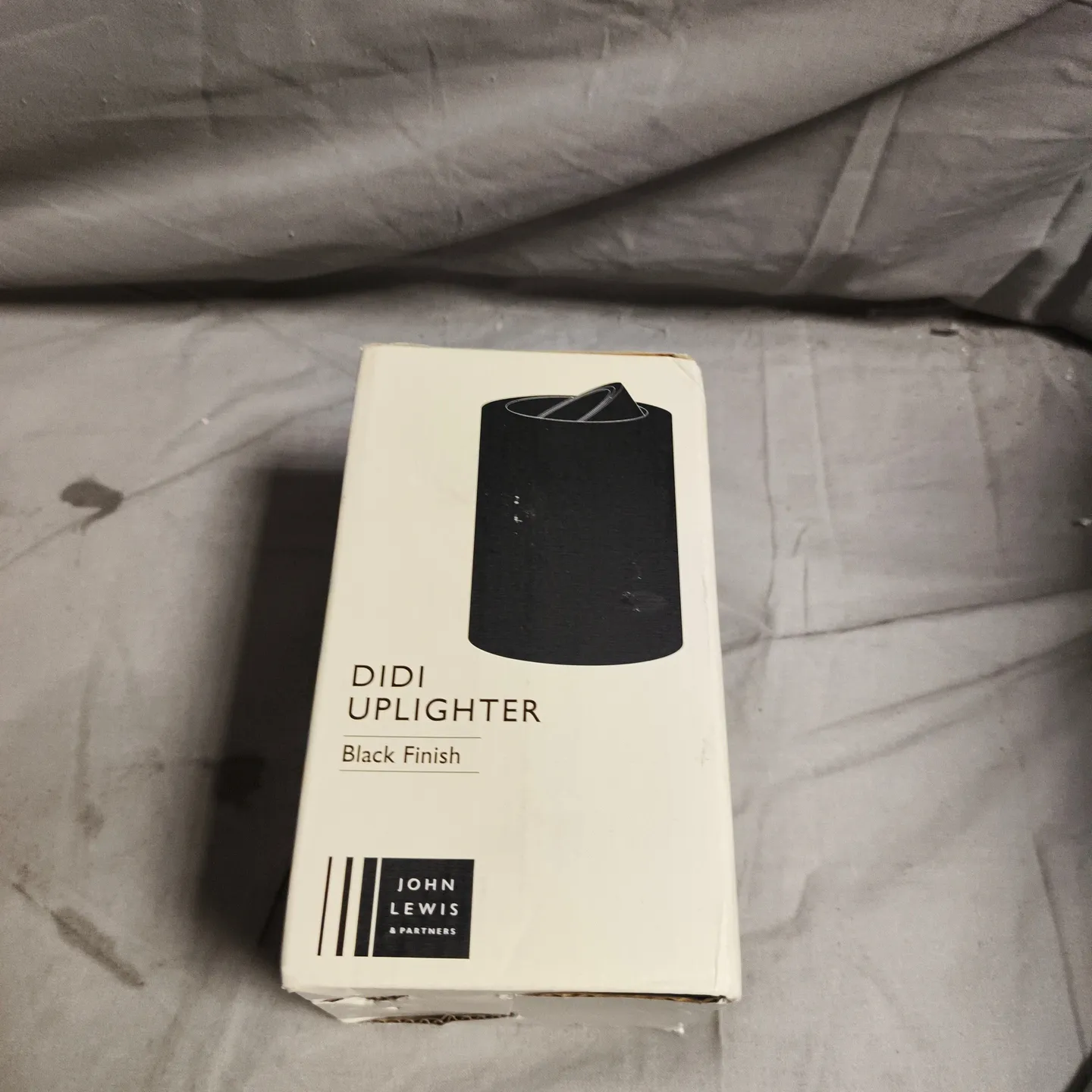 BOX OF APPROXIMATELY 7 ASSORTED ELECTRIC ITEMS INCLUDING DIDI UPLIGHTER , XHORSE ADAPTER AND LED STRIP LIGHTS
