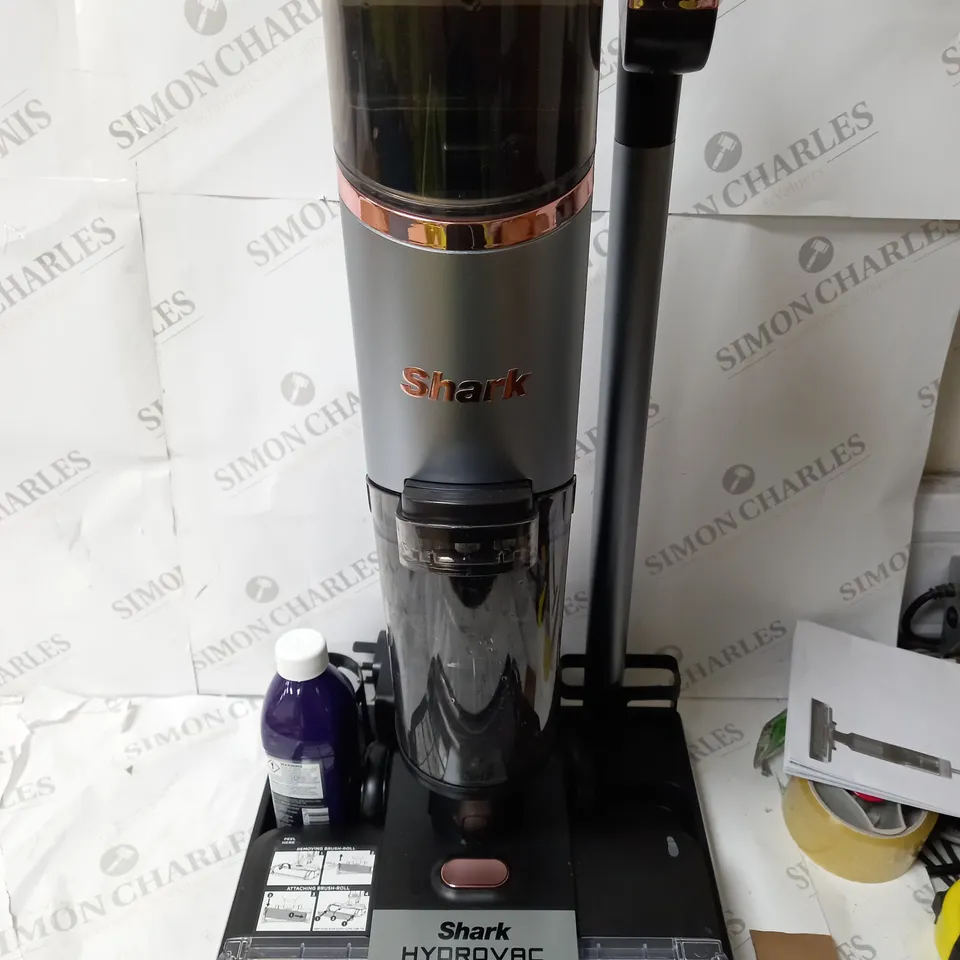 BOXED SHARK HYDROVAC HARD FLOOR WET & DRY CORDLESS CLEANER WD210UK