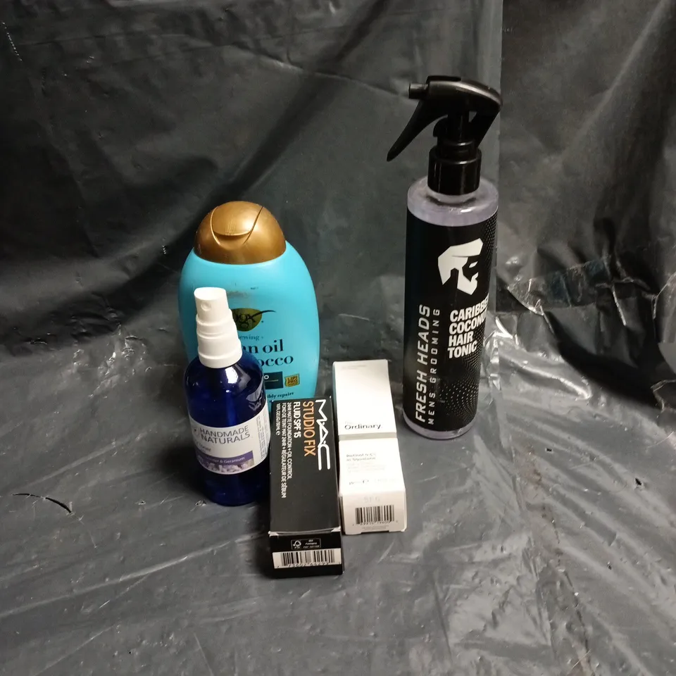 APPROXIMATELY 15 ASSORTED ITEMS OF COSMETICS INCLUDING THE ORDINARY RETINAL 0.5%, MAC STUDIO FIX FLUID SPF 15, CARIBBEAN COCONUT HAIR TONIC AND ARGAN OIL SHAMPOO