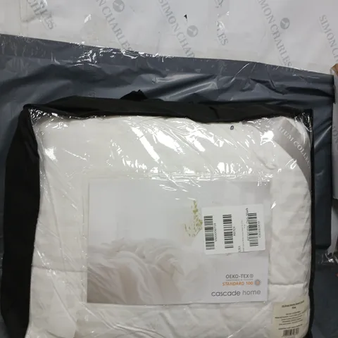 ULTIMATE LUXURY WHITE GOOSE DOWN 10.5 TOG DUVET