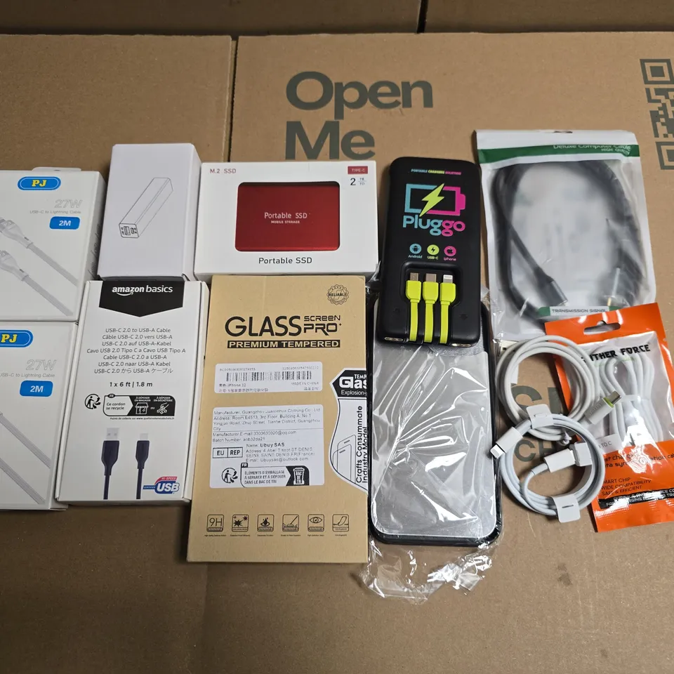 LOT OF ASSORTED MOBILE PHONE ACCESSORIES TO INCLUDE CASES, SCREEN PROTECTORS AND CHARGERS