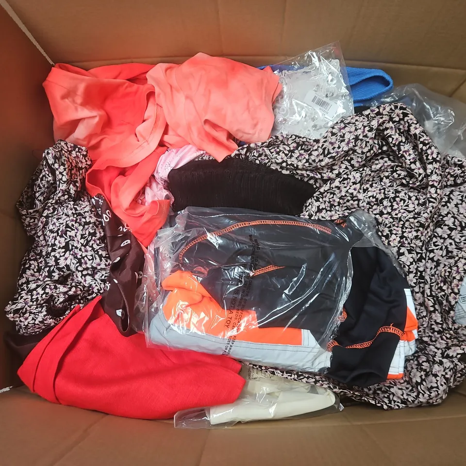 LARGE BOX OF APPROXIMATELY 20 ASSORTED CLOTHING ITEMS IN VARIOUS SIZES, STYLES AND COLOURS
