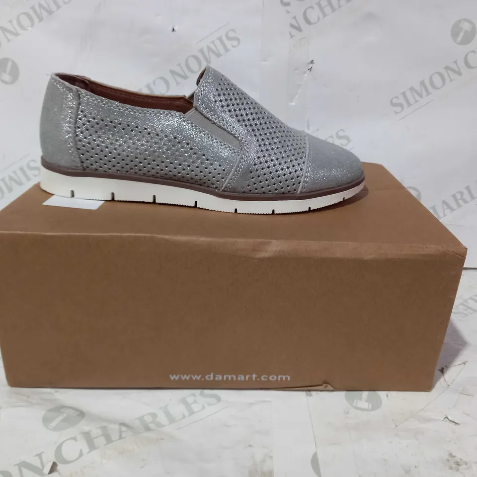 BOXED PAIR OF DAMART MOCASSIN SLIP-ON SHOES IN SILVER COLOUR WITH GLITTER EFFECT EU SIZE 36