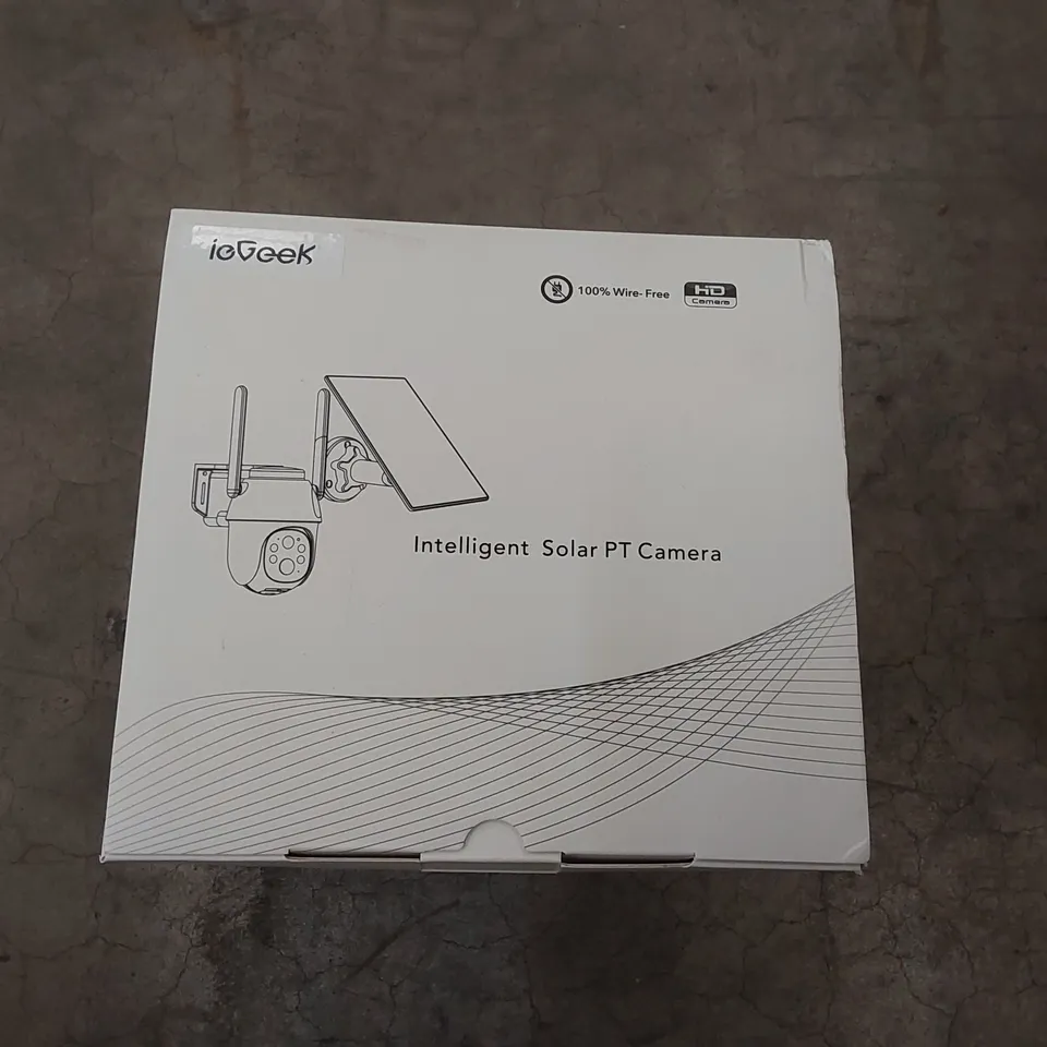 BOXED IOGEEK WIRE-FREE INTELLIGENT SOLAR PT CAMERA 