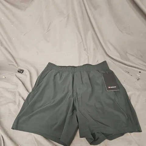 LULULEMON PACE BREAKER SHORT 7" LINED IN RAINFOREST GREEN SIZE L