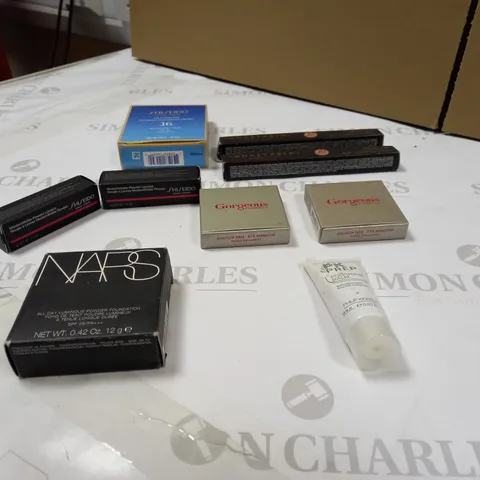 LOT OF APPROX 1O ASSORTED BEAUTY PRODUCTS TO INCLUDE: GORGEOUSE COSMETICS, NARS, ANASTASIA