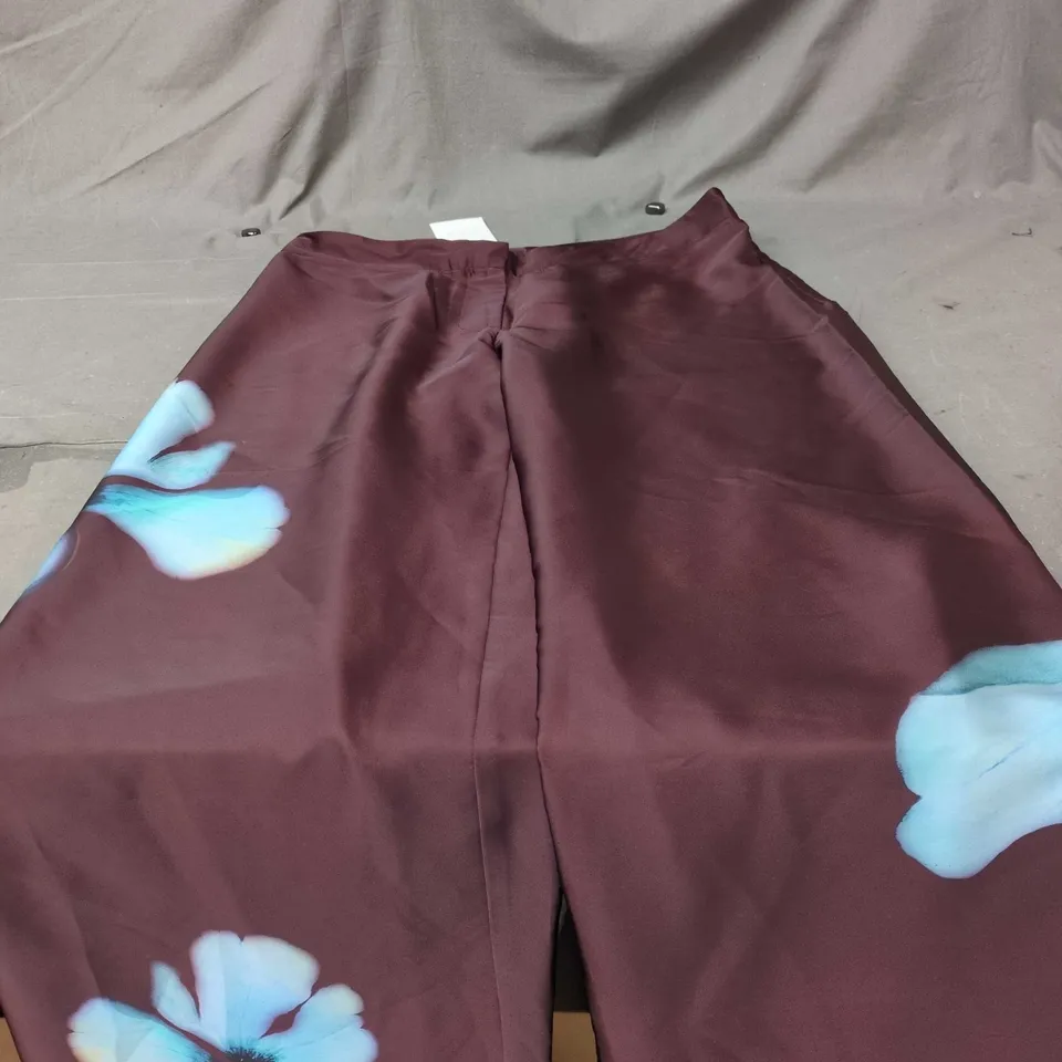 ZARA WOMEN’S BURGUNDY FLORAL-PRINT TROUSERS – XL (TAG ATTACHED)