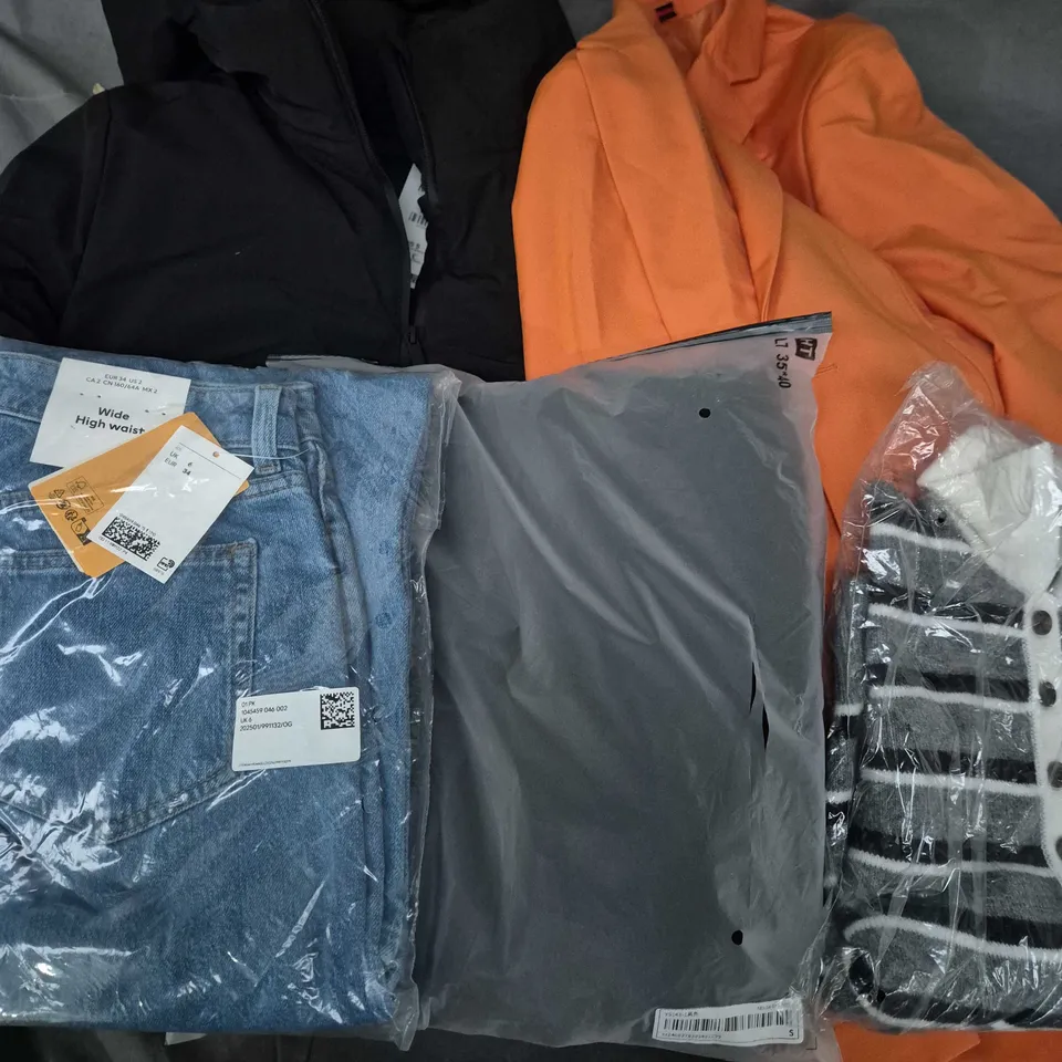 APPROXIMATELY 35 ASSORTED CLOTHING ITEMS IN VARIOUS SIZES, STYLES & COLOURS TO INCLUDE BRANDS SUCH AS H&M, ZARA, PRETTYLITTLETHING, ETC - COLLECTION ONLY