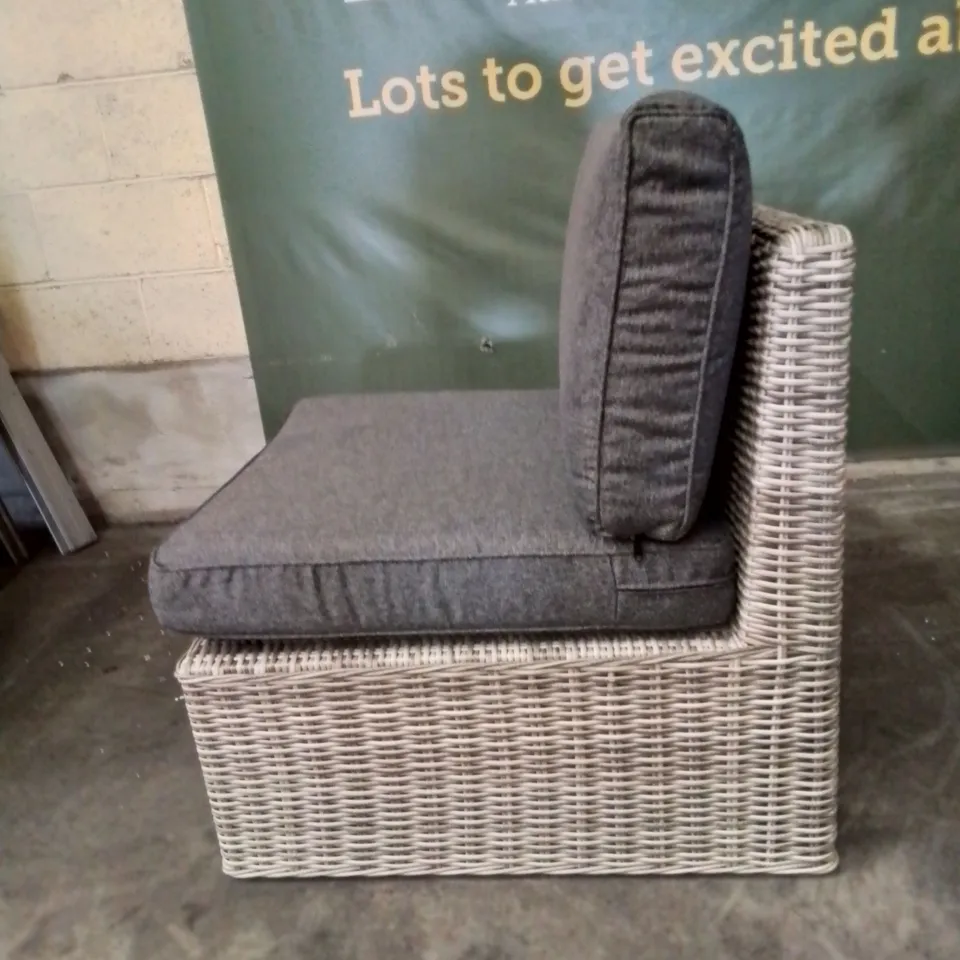 BOXED MIDDLE SEAT SOFA CHAIR IN LIGHT GREY COLOUR