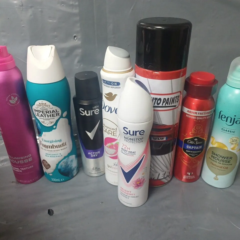 APPROXIMATELY 15 ASSORTED AEROSOLS TO INCLUDE WLW AUTO PARTS GREY PRIMER, FENJAL SHOWER MOUSSE, IMPERIAL LEATHER FOAMBURST, ETC - COLLECTION ONLY