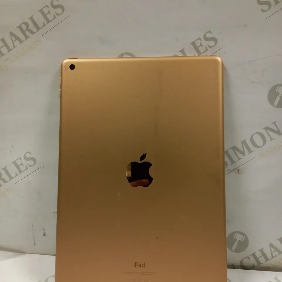 APPLE IPAD 10.2 A2197 IN GOLD