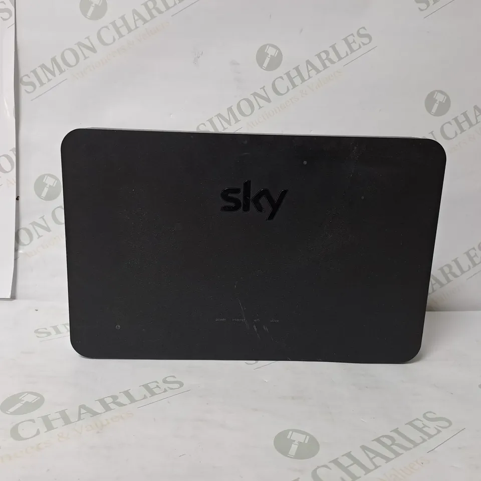 SKY Q Broadband Hub 4 Dual Band Wireless Router Sky SR203
