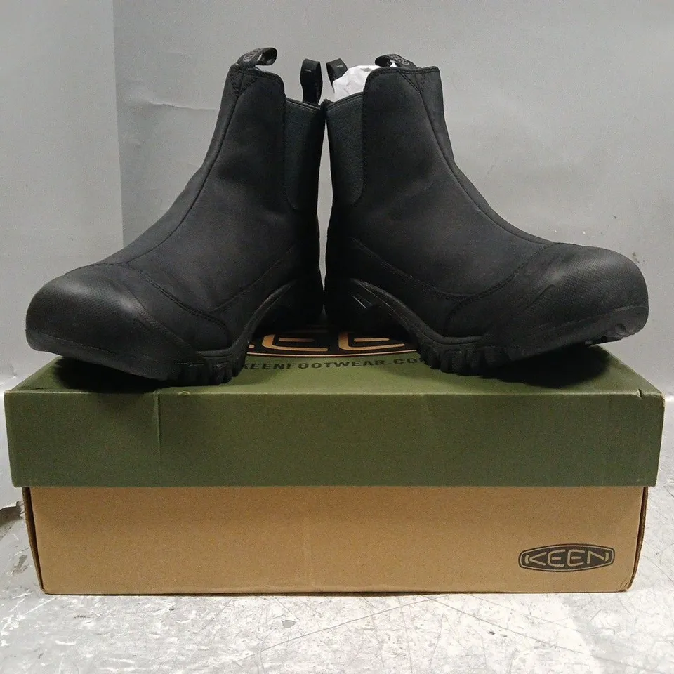 BOXED PAIR OF KEEN ANCHORAGE BOOT III IN BLACK/RAVEN SIZE UK 10.5